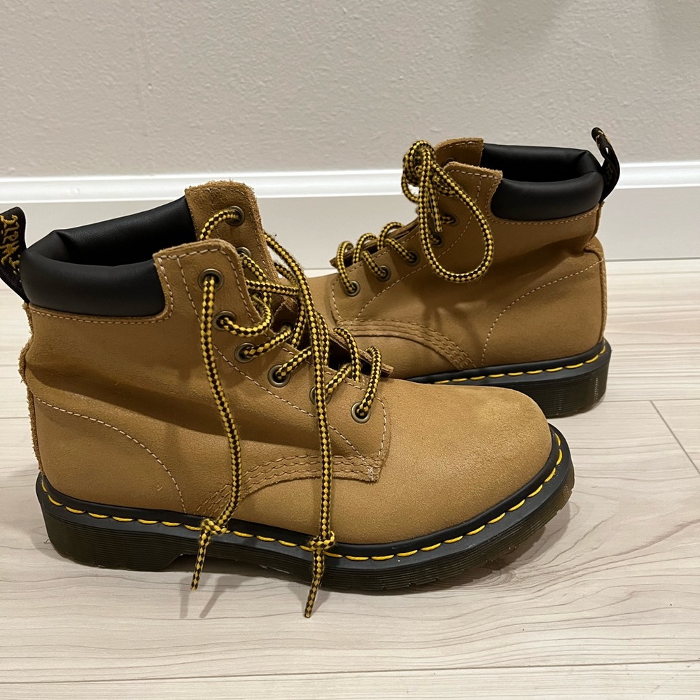 DR MARTENS boots size 7